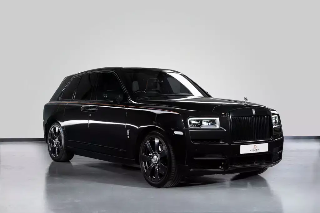 Hire Rolls Royce Cullinan