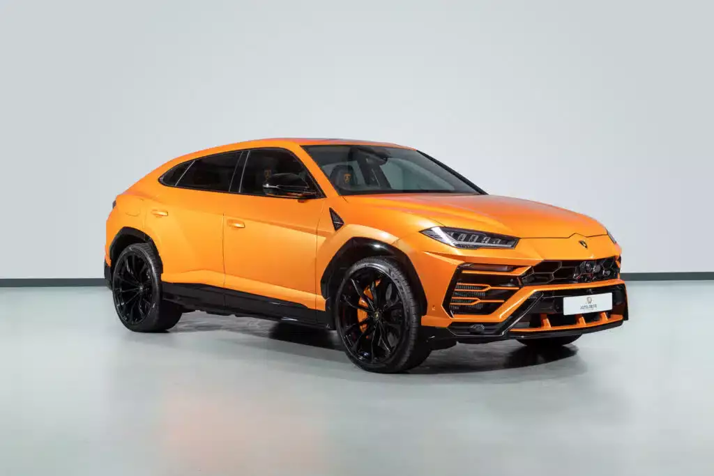 lamborghini urus hire price