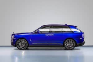 Rolls Royce Cullinan Blue side view