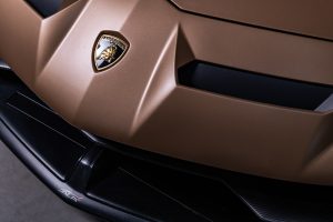 Lamborghini aventador svj – bronze hire hood close up